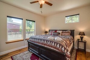 3 bedrooms, iron/ironing board, free WiFi, bed sheets