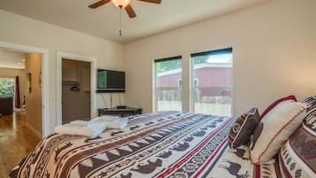 3 bedrooms, iron/ironing board, free WiFi, bed sheets