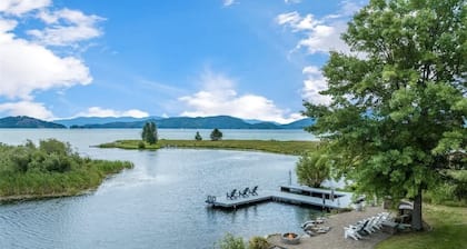 Sleeps 20 People! Waterfront Home with Dock & A/C