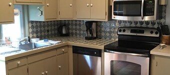 Casa grande, de finales del siglo XIX. Aislado, pero adyacente al distrito central de negocios.