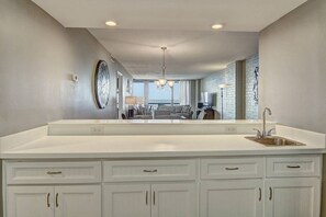 Interior - Stunning Ocean View and Tranquility in This 2 Bedroom 2 Bath (Port Aransas)