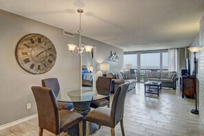 Interior - Stunning Ocean View and Tranquility in This 2 Bedroom 2 Bath (Port Aransas)