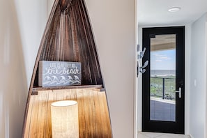 Interior - Stunnning Sunrise Views Over the Gulf in This 2 Bedroom 2 Bath Den (Port Aransas)