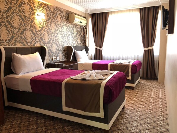 Habitació amb dos llits individuals Comfort | Wifi gratuïta i roba de llit