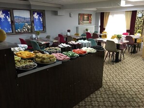 Esmorzar d'estil bufet