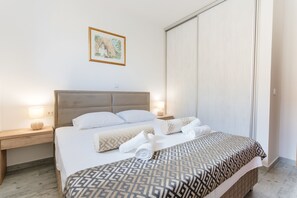 5 عدّة غرف نوم ومكواة/لوح كي وواي فاي مجانًا وملاءات أسرّة