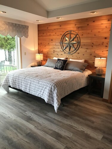 Waterfront Vacation Home Directly on Hubbard Lake - East Shore