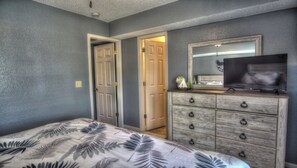 3 makuuhuonetta, silitysrauta/-lauta, Wi-Fi, vuodevaatteet