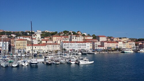 Appart T3 vue sur le port de Port-Vendres.