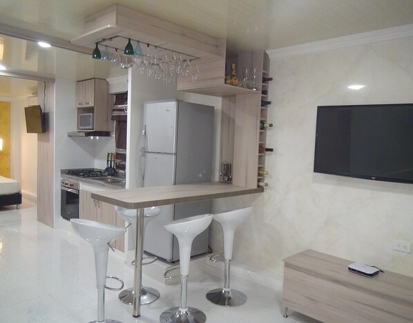 冷蔵庫、オーブン、コンロ、トースター