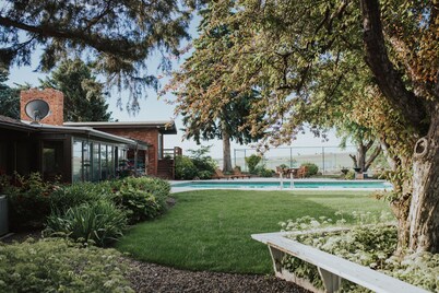 The Ranch - Luxurious Country Home in the Heart of Sunnyslope Wine Trail