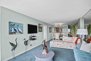 Living area - Fabulous Ocean View, Ocean Sounds in This 2 Bedroom 2 Bath (Port Aransas)