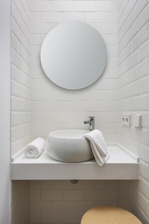 Dusche, Haartrockner, Handtücher