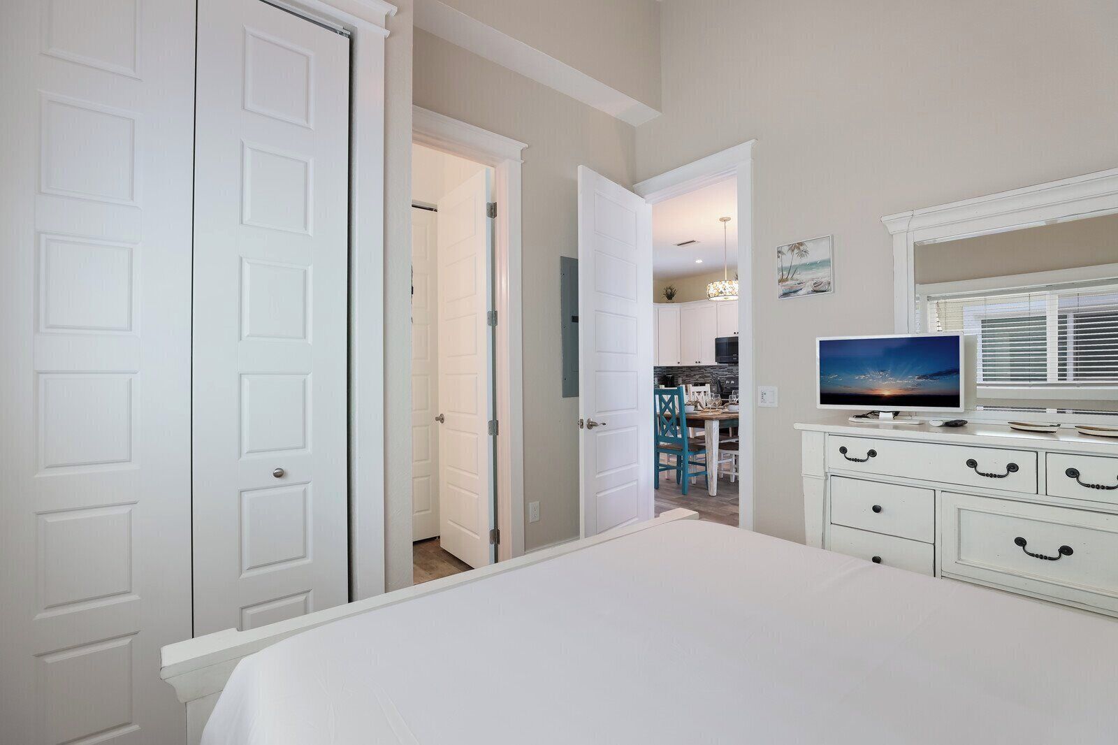 2 bedrooms, iron/ironing board, free WiFi