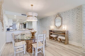 Dining - Soothing Sound and Phenomenal View of the Ocean from Your Private Balcony in This 2 Bedroom 2 Bath (Port Aransas)