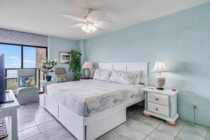 2 bedrooms, Internet - Relax with a Fabulous Ocean View and Ocean Sounds in This 2 Bedroom 2 Bath with Den (Port Aransas)