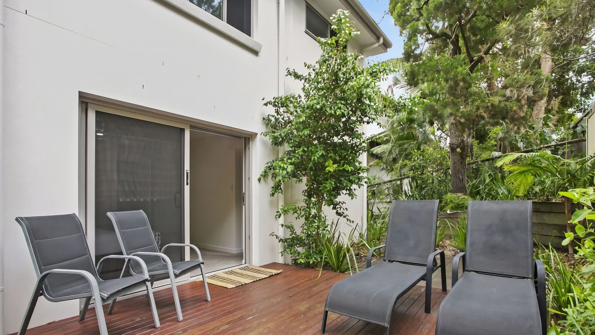 Stunning Apartment with Views of Laguna Bay - Unit 2 Taralla 16 Edgar Bennett Ave — image 10