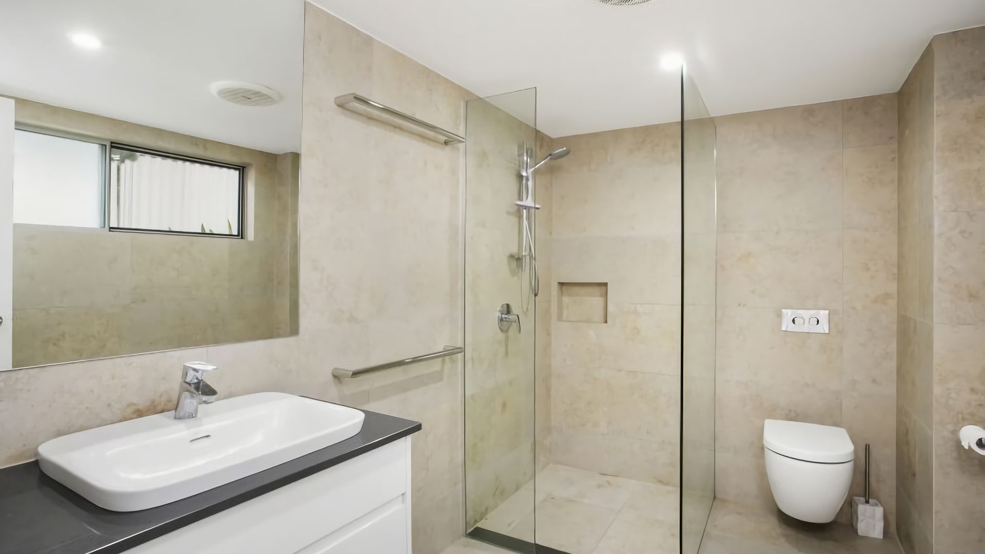 Stunning Apartment with Views of Laguna Bay - Unit 2 Taralla 16 Edgar Bennett Ave — image 7