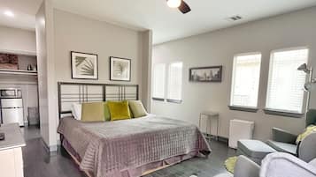1 habitación, tabla de planchar con plancha, wifi gratis y ropa de cama