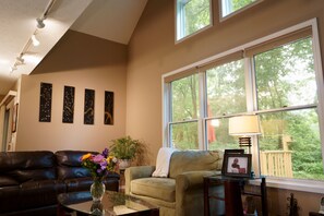 Smart-TV, peis, videospill og stereoanlegg