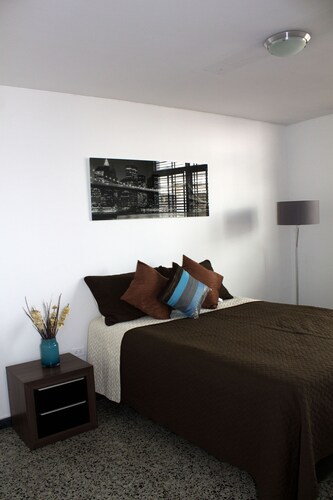 Apartment furnished studio excellent location Cali