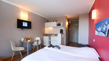 Zimmersafe, kostenloses WLAN, BettwÀsche