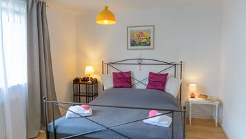 2 bedrooms, desk, iron/ironing board, travel crib