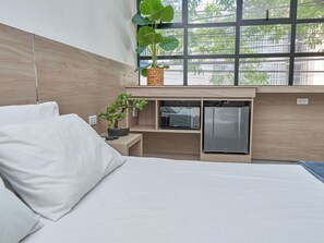 Chambre Junior | Literie de qualité, bureau, espace de travail pour ordinateurs portables