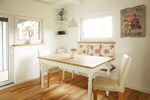 Dining - Cozy holiday home with a magnificent view (Marialinden)
