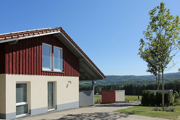 Exterior - Cozy holiday home with a magnificent view (Marialinden)