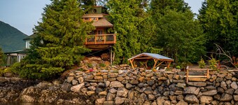 A custom built luxury tree house on the waterfront in Ketchikan - AMAZING!.