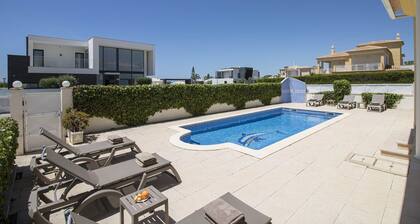 Villa Maresia | 4 Chambres | Proche de la Plage | Galé
