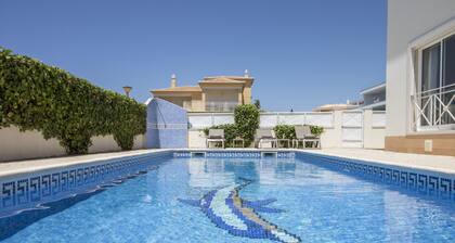 Villa Maresia | 4 Bedrooms | Easy Walking Distance to Beach | Galé