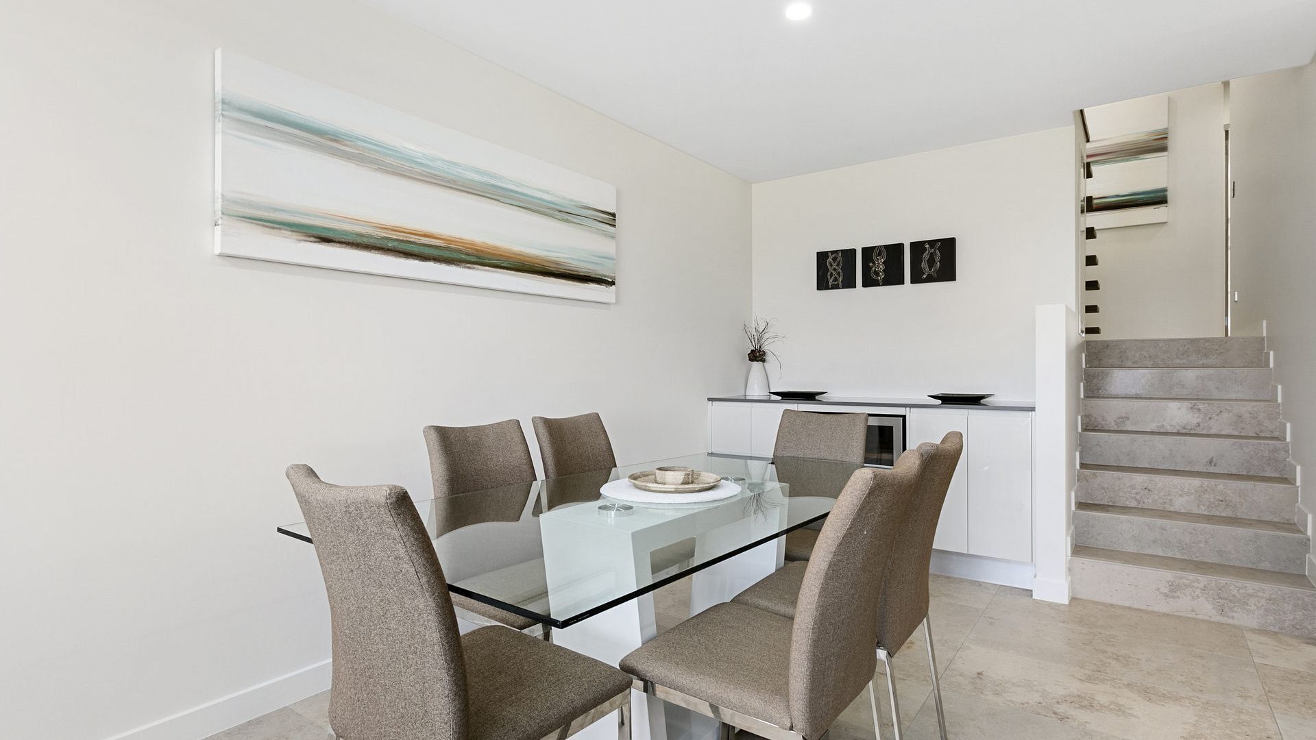 Exquisite Penthouse with views to Laguna Bay - Unit 3 Taralla 18 Edgar Bennett Avenue — image 14