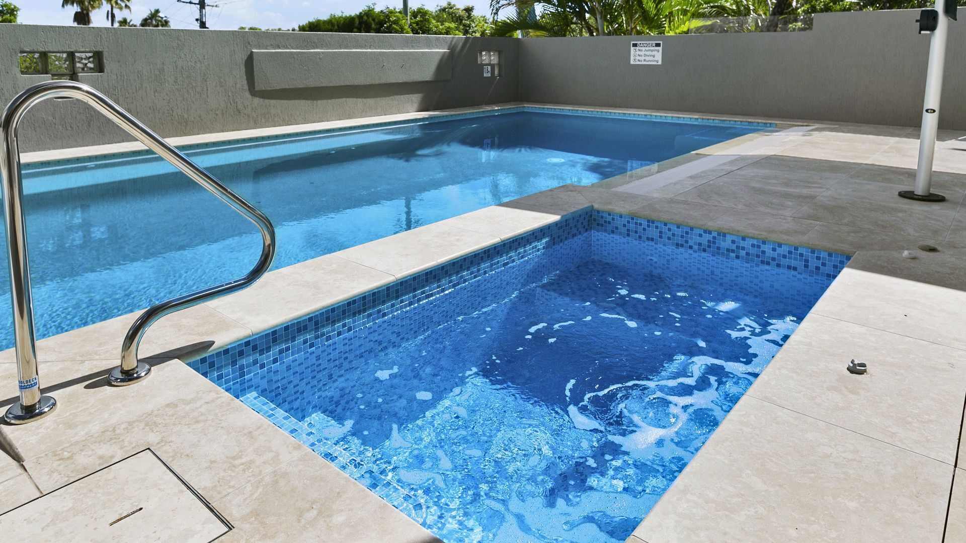 Exquisite Penthouse with views to Laguna Bay - Unit 3 Taralla 18 Edgar Bennett Avenue — image 6
