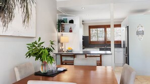 Dining - Unit 2/69 Noosa Parade, Noosa Heads (Noosa Heads)