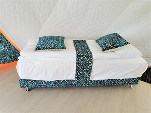 1 makuuhuone, tallelokero huoneessa, ilmainen Wi-Fi, vuodevaatteet