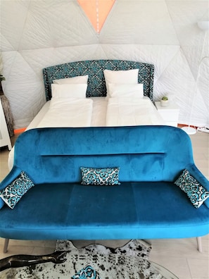 1 bedroom, in-room safe, free WiFi, bed sheets