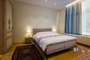 5 chambres, fer et planche à repasser, lit parapluie, Wi-Fi gratuit