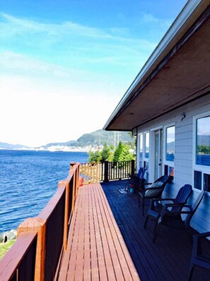 Terrace/patio - Waterfront only 2 miles from downtown! Sleeps 8. Amazing Views! (Ketchikan)