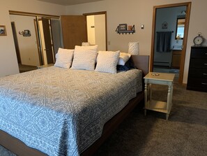 3 slaapkamers, een strijkplank/strijkijzer, wifi