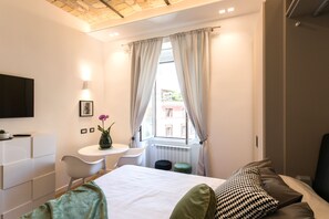 3 chambres, coffres-forts dans les chambres, bureau