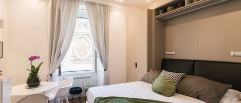 3 chambres, coffres-forts dans les chambres, bureau