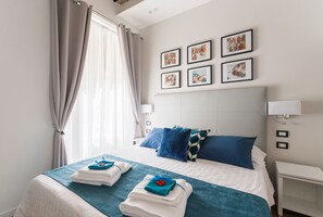 3 habitaciones, caja de seguridad en la habitación y escritorio