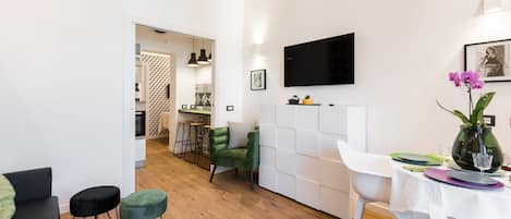 تلفزيون ذكي، كُتُب، ستيريو