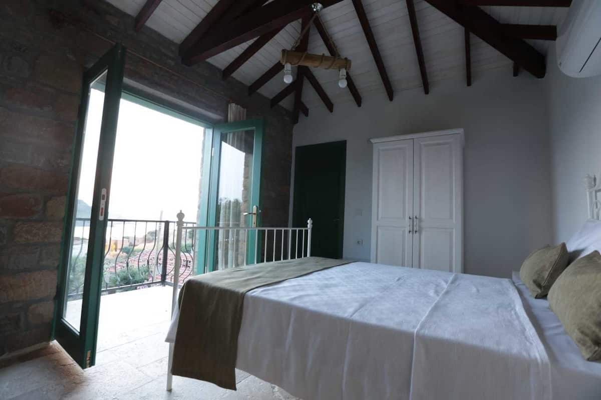 Room, Sea View | Soundproofing, free WiFi, bed sheets