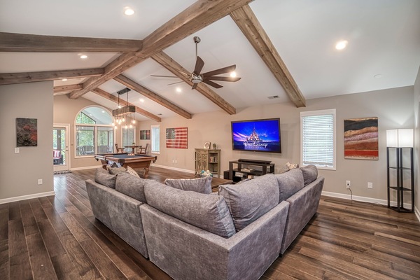 Oversized Family Room, TV, Games, Pool Table