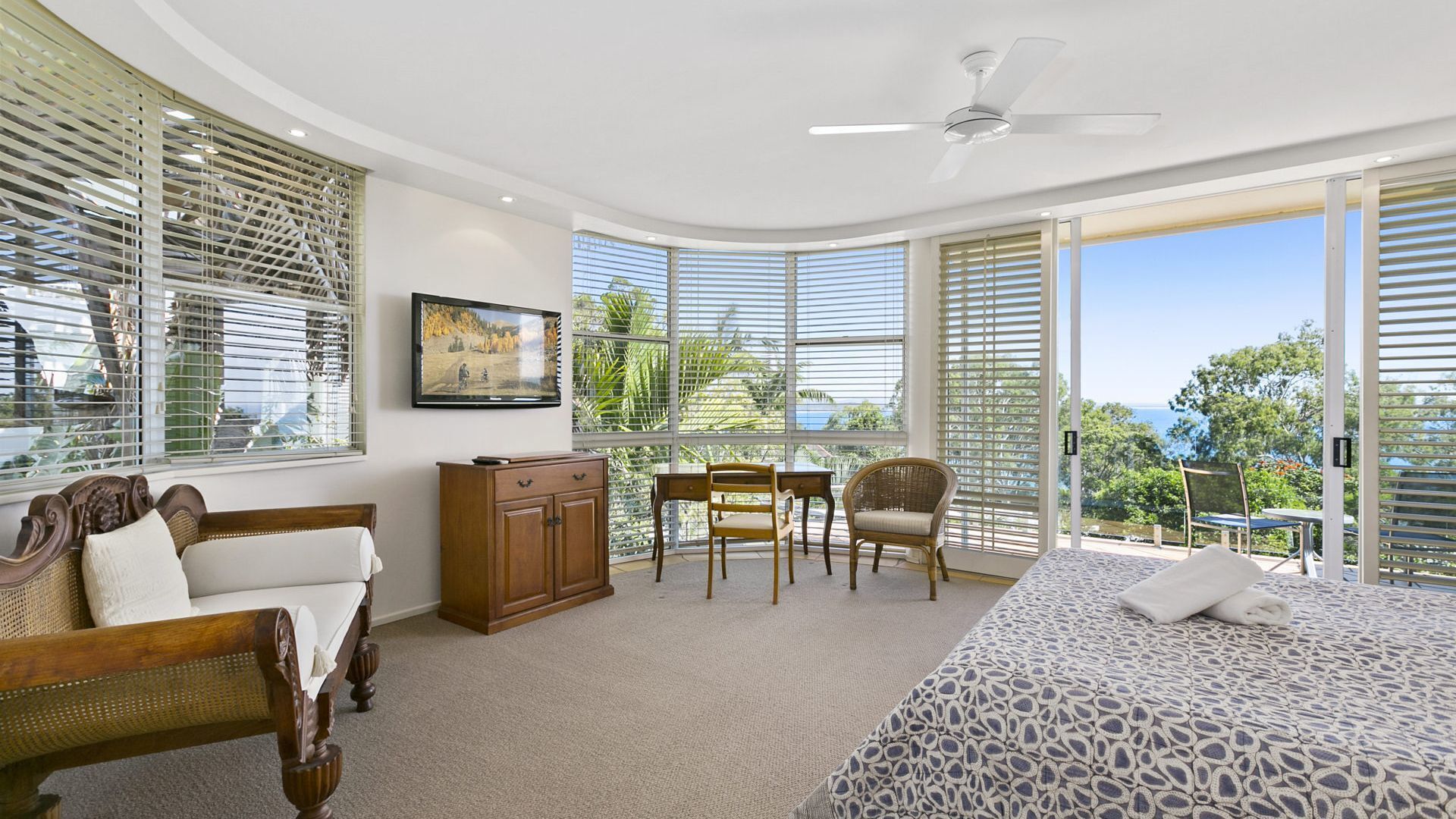 Spectacular Penthouse in Little Cove Noosa Heads - Unit 2 Cuvee 29 Allambie Rise — image 10