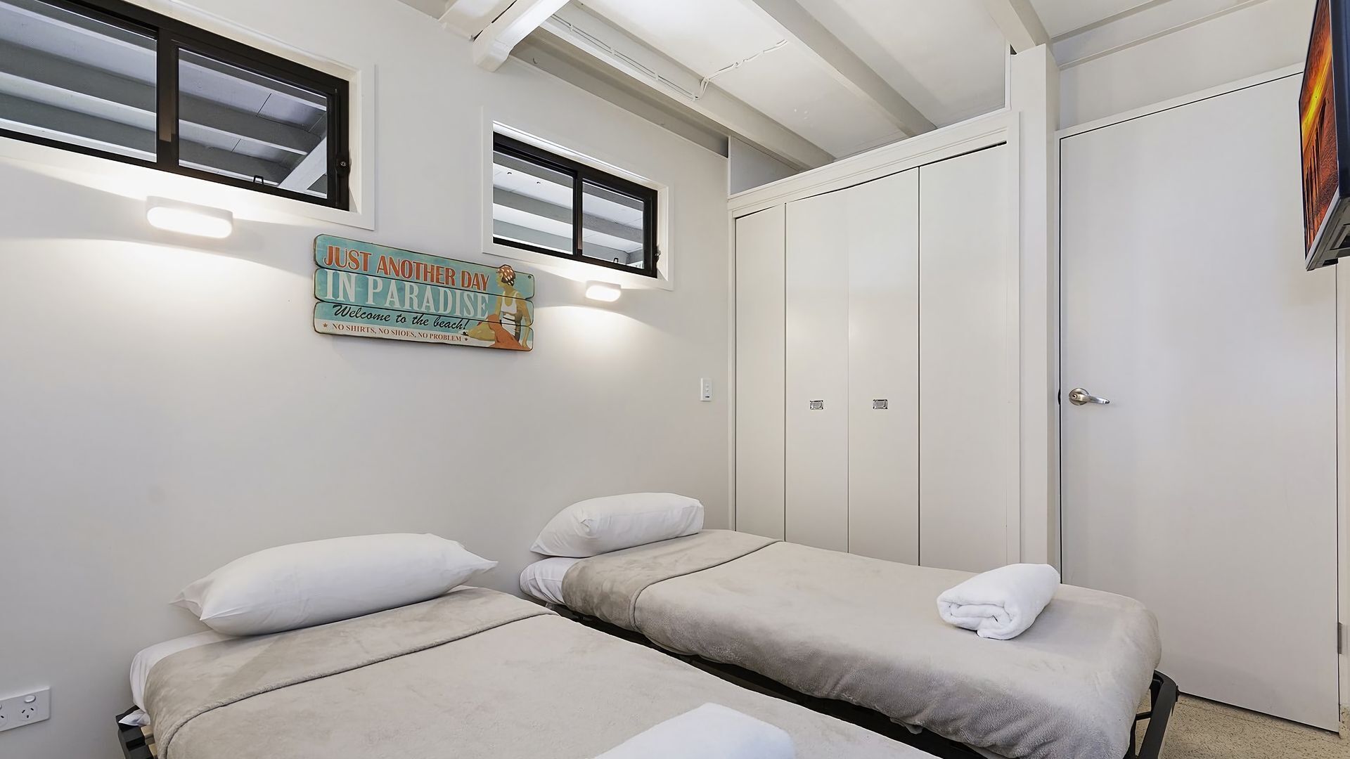 Beach House on Hastings - Beach Houses 22 Hastings St — image 6