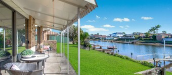 29A Ballina Crescent - Relaxing Waterside Canal Home